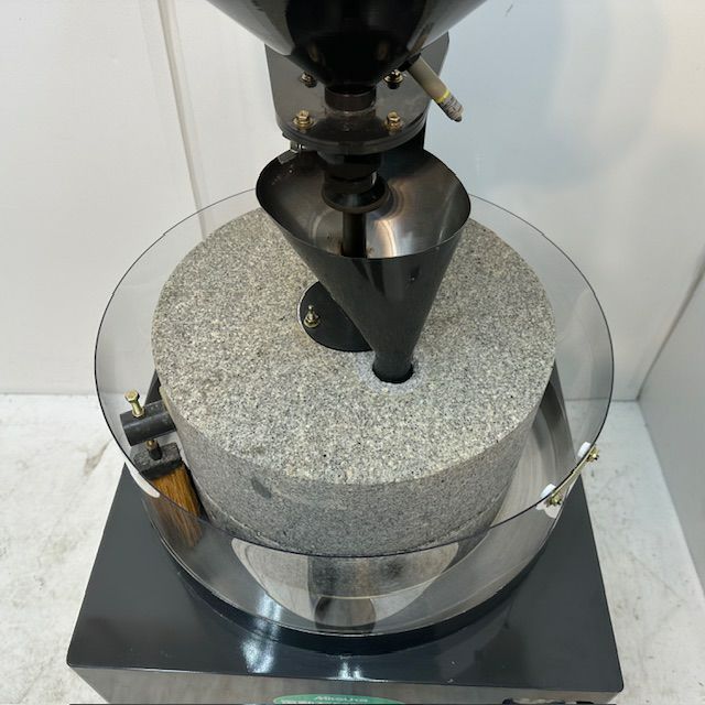 ミツカ関東 電動石臼製粉機 K-36TS | 無限堂厨房ネットショップ