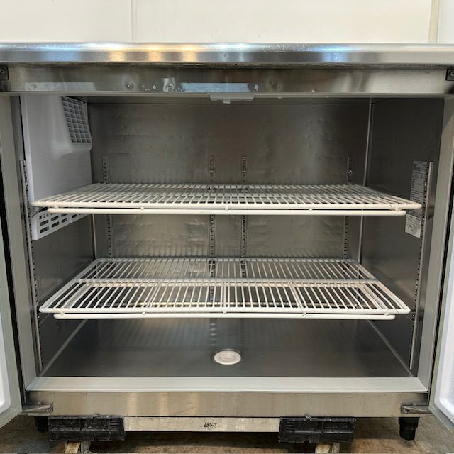 ダイワ 2016年製冷蔵コールドテーブル 4261CD-A （中古品） ダイワ 2016年製冷蔵コールドテーブル 4261CD-A （中古品） ダイワ