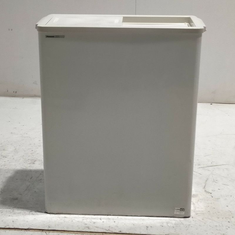 【新品同様】冷凍庫 送料込み Panasonic 冷凍ストッカー SCR-S66 新品同様】冷凍庫 送料込み Panasonic 冷凍ストッカー SCR-S66