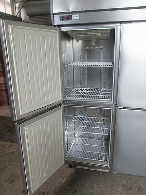 美品 Panasonic パナソニック 業務用 縦型冷凍冷蔵庫 SRR-K1561C2 SRR-LV781C 【パナソニック】縦型冷凍冷蔵庫 幅745×奥行800×高さ